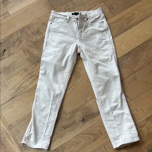 Banana Republic Women's high rise straight leg Cream Jeans, size 26 petite